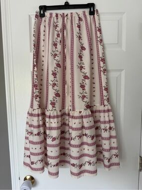 Floral Maxi skirt size Small
